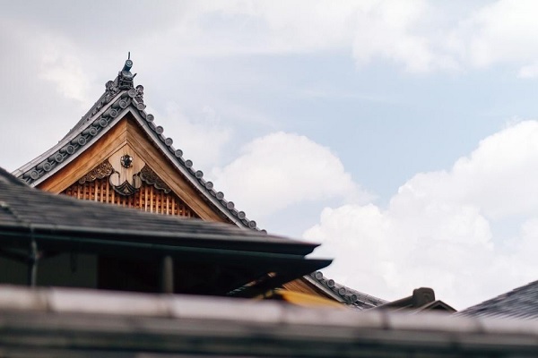 山口「東光寺」には石灯籠と毛利家墓所の神秘の空間!御朱印情報も紹介!のイメージ