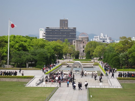 「広島平和記念公園」の慰霊碑や折り鶴へ祈りを捧げる!必見ポイントを解説!のイメージ