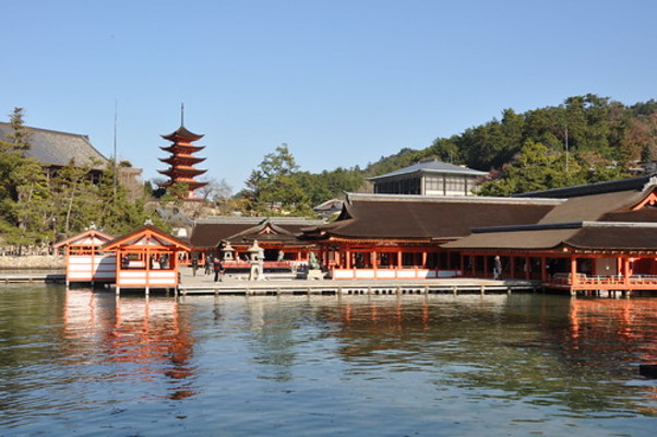 広島「厳島神社」の歴史を解りやすく簡単に解説!成り立ちから現在まで!のイメージ