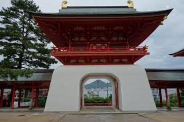 「赤間神宮」は平家の怨念が根付く心霊スポット?怪談"耳なし芳一"の舞台!のイメージ