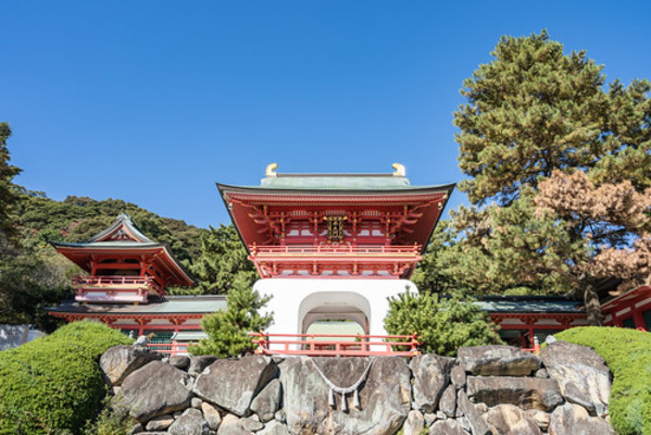 下関「赤間神宮」は安徳天皇を祀る竜宮城のような神社!ご利益&御朱印情報!のイメージ