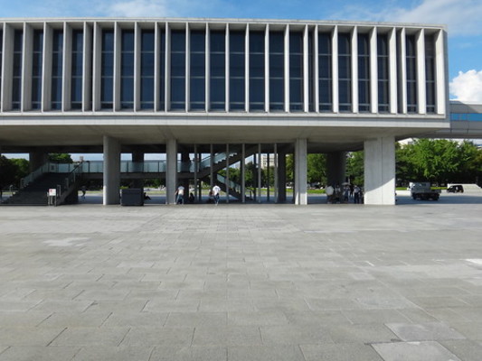 「広島平和記念資料館」で被曝の惨状や歩みの歴史を学ぶ!展示物も紹介!のイメージ