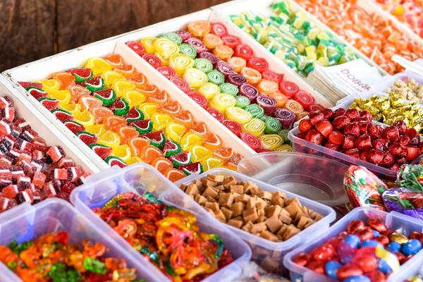 【日本一のだがし売り場】駄菓子のテーマパークに行こう!たくさんの駄菓子を大人買いのイメージ