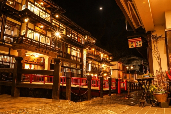 銀山温泉は千と千尋の神隠しの聖地!?SNSで話題の旅館を紹介!のイメージ