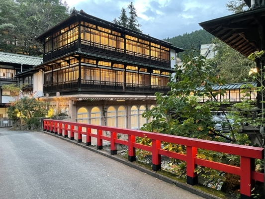 四万温泉「積善館」で千と千尋の神隠しの世界に触れてみよう!のイメージ
