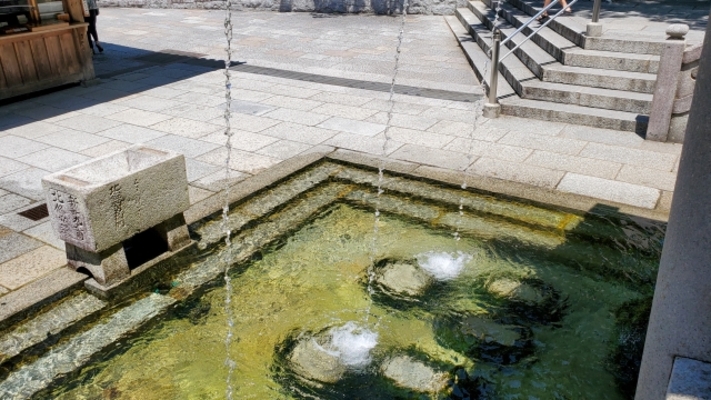 清水寺【音羽の滝】3つのご利益の意味や見どころを詳しく紹介!のイメージ