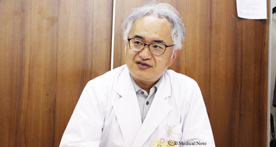 画像でみる中耳炎の症状ー耳の痛み・熱を伴う急性中耳炎と、鼓膜に穴が開く慢性中耳炎がある