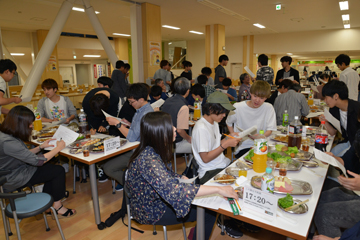 自己紹介ゲームで交流