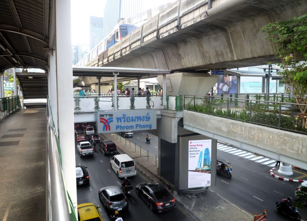 プロンポン駅周辺