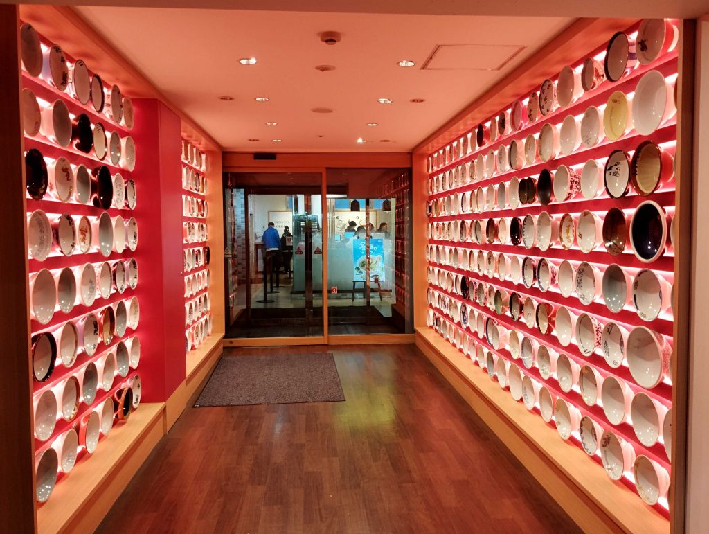 ラーメン丼の通路