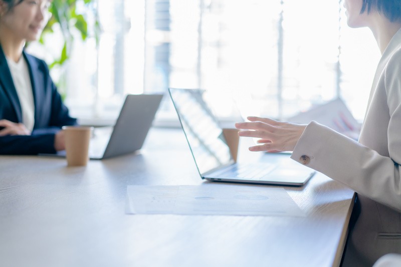 リーダーシップ・コーチングとは?目的から実施する際のポイントまで解説 | オンライン研修・人材育成 - Schoo(スクー)法人・企業向けサービス