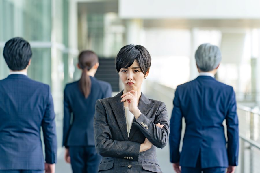 組織のタコツボ化とは?リスクや原因、防ぐための取り組みを詳しく解説 | オンライン研修・人材育成 - Schoo(スクー)法人・企業向けサービス