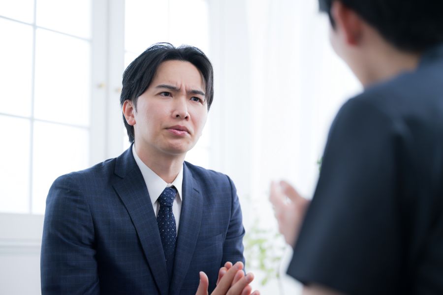 扱いにくい部下の特徴とは?対処法やタイプ別の心理について解説 | オンライン研修・人材育成 - Schoo(スクー)法人・企業向けサービス