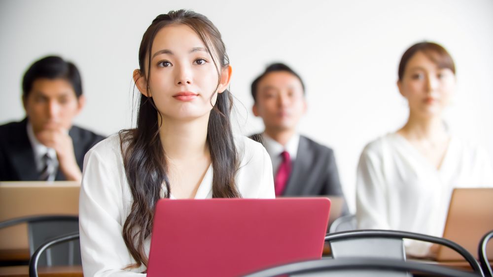 ハラスメント研修におすすめの講座10選 - 目的から選ぶポイントまで解説 | オンライン研修・人材育成 - Schoo(スクー)法人・企業向けサービス