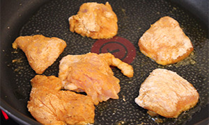 鶏むね肉と野菜のケチャップカレー風味作り方(工程写真2)