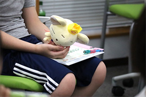 かわいいチュー王子を触りながら、話していきます