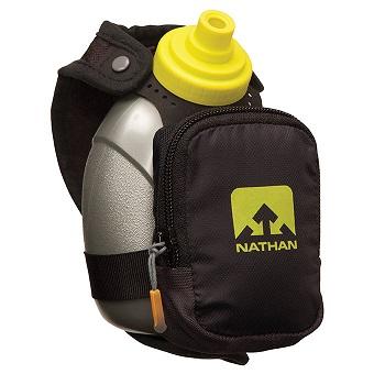 Nathan 手握壺
