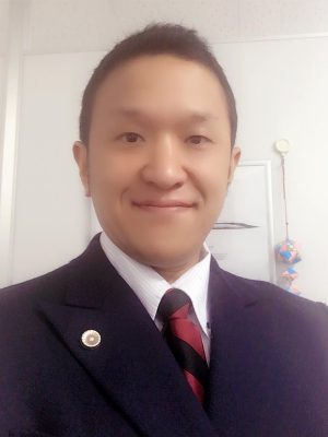 ▲『マンション投資被害弁護団』のコンコード法律事務所・金子愛弁護士。「そもそも悪徳業者は勧誘からまでの間、法律で求められているきちんとした手順を踏んでいないことが多いため、不十分な説明によって誤解を生じさせることもあります。投資家自身も安易に説明を受け入れるのではなく、対象物件を確認しに行ったり、近隣の不動産市況を調べるなどしっかり学ぶ必要があると思います。その上で信頼できるパートナーを見つけることも大事ですし、疑問に思ったら直ぐに専門の弁護士に相談することも大事なことですね」