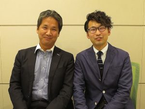 写真左から、旭化成不動産レジデンス株式会社 マンション建て替え研究所の大木祐吾さんと同社 開発営業本部 技術部 企画推進課の和田悠さん。「過去の経験と新しい知恵をリンクさせてスムーズにマンション建て替えを行える『実現力』のある会社だと自負しています」(和田さん)