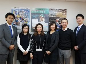 スターツ香港は日本語対応が可能な現地スタッフが4名、日本人3名が駐在。顧客の好みに合わせたエリアの提案や、ウォーターサーバーの手配、新聞購読やインターネット接続のサポート、水道・ガス・電気などのインフラまで幅広くサポートもしてくれると言う。契約後に賃貸設備の故障やトラブルが発生した場合、個別契約の場合は自身でオーナーとの交渉をしなくてはいけないが、スターツ香港の仲介により契約をすると、その後のオーナーとの交渉なども引き受けてくれるそうだ