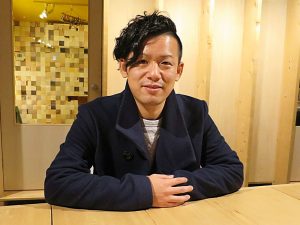お話を伺った株式会社WHERE代表取締役社長の平林和樹さん。「人にやさしくできるのは心が豊かな証拠だと思います。日本中に自分のふるさとのように感じられる地域があったら、それも豊かさのひとつではないでしょうか。シンプルにいうと世界中の人たちと豊かさを分かち合いたい。そのためにビジネスとして継続性をもってやっていきたいと思います」