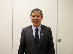 お話をうかがった東京都浴場組合 副理事長の石田眞さん。「銭湯はいつも快適な温度に保たれているためヒートショックが起こりにくいですし、万一のことがあっても誰かが気付いてくれますから、一人暮らしの高齢者にも安心の施設だと思います。また『体を洗ってから入れ』『走るな』『水をかけるな』など、まわりへの気遣いを養うお子さんの社会教育の場としても適しています。ぜひ多くの方に気軽に利用していただきたいですね」