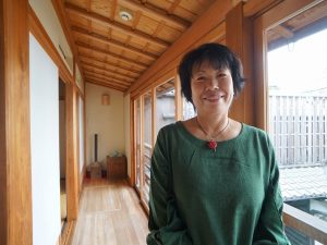 ▲「何かピンチが起こると、不思議と支えになってくれる新しい仲間と出会うことができた…だから今まで活動を継続することができたんでしょうね。仲間たちのおかげです」と語るNPO法人『鞆まちづくり工房』の代表理事・松居秀子さん