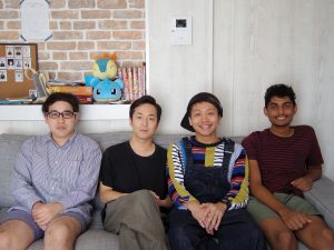 左から、代表の林田直大さん・パクイチョルさん・工藤英揮さん・シラバンラールさん。林田さん以外は、ひだまり新屋敷に入居中の住人だ。工藤さんは、熊本エリアのコミュニティーマネージャーを担っている(撮影:山口)