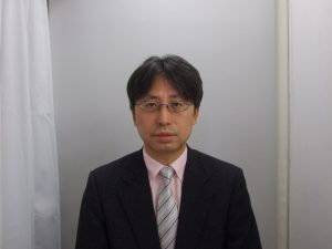 <b>中川雅之(なかがわ・まさゆき)</b>:1984年京都大学経済学部卒業。同年建設省入省後、大阪大学社会経済研究所助教授、国土交通省都市開発融資推進官などを経て、2004年から日本大学経済学部教授。専門は都市経済学と公共経済学で、主な著書等に「都市住宅政策の経済分析」(2003年度日本経済図書文化賞)、「放棄された建物:経済学的な視点」(2014年学会賞・論文賞)がある