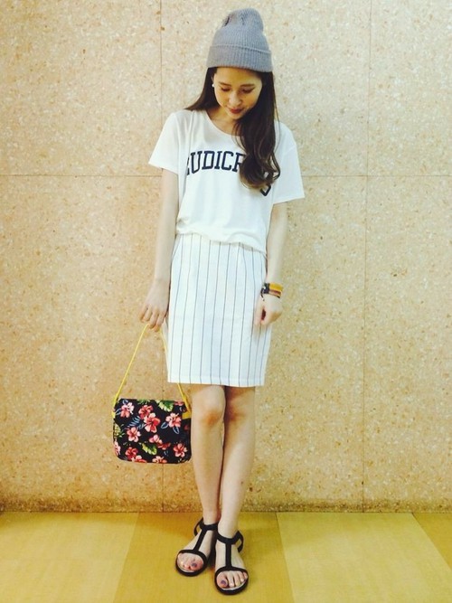 H 156 女性専用ビデオBOXでオナニーする女たち Vol.2 盗撮