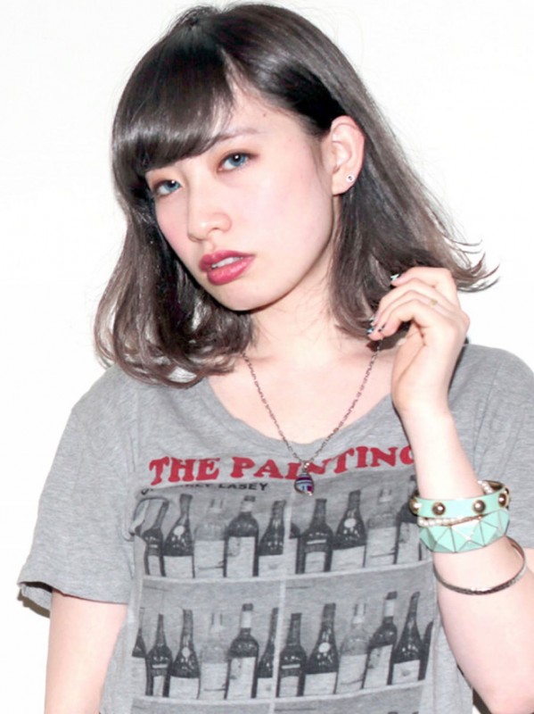 (2015ヘアカラー)暗髪派の女子必見♡自然なのに透明感があるグレーカラーがおしゃれ!