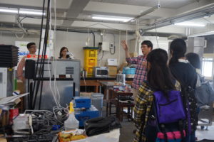 実験室を見せてくれた教員もいました!お話の中には研究室で行っている研究内容や、所属学生の卒業先など皆さんの気になる情報がたくさん。