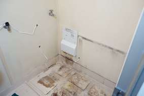 給湯器取り付け、配線