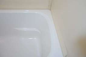 ２０mmカットし浴槽周りコーキング