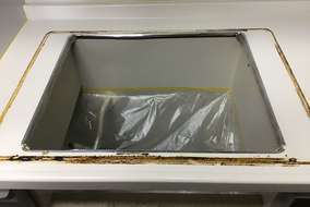 取り外し、養生