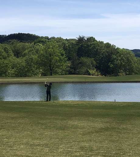 Middle uabqqqrh7m2txbolhjku8w