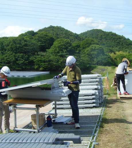 Middle h8psh34twcks0ir00foetg