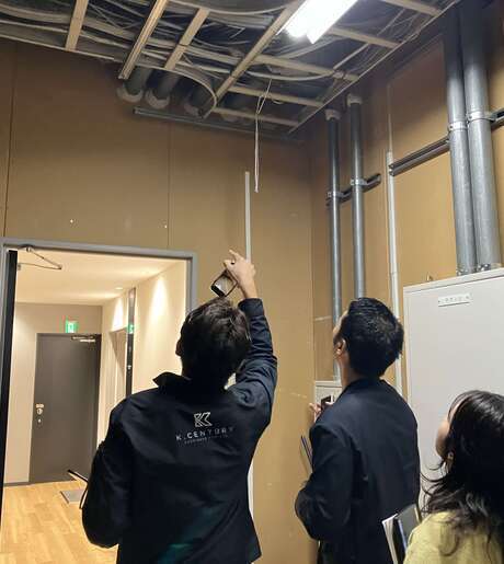 Middle hwvwjuha1jkpiaepvjelgw