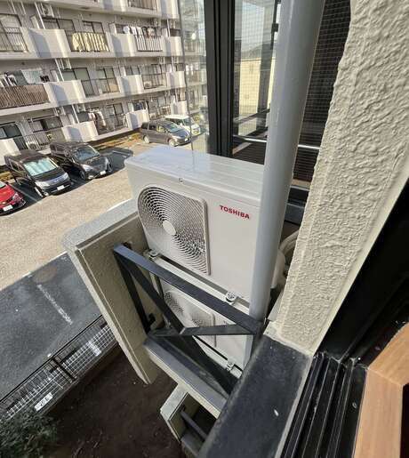 Middle r26f0kqfxz1zmglf2e0siq