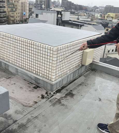 Middle b obfy948ozdoifvrhvujg