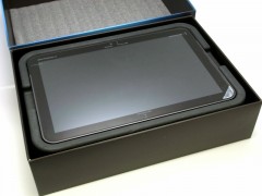 au_xoom_1st_02
