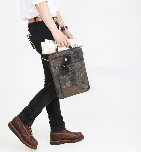 ラップトップPCやタブレットをスマートにモバイル!it BRIEF BAG ver.2