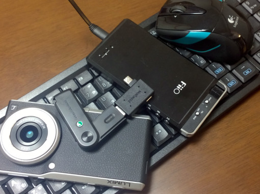 Lumix CM1とマウスとキーボード