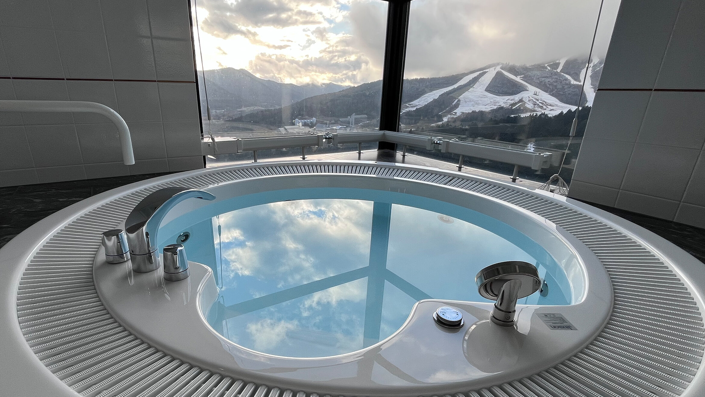 画像のaltを設定してください