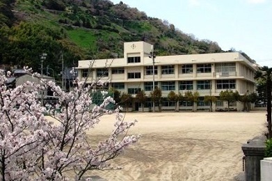 南山崎小学校