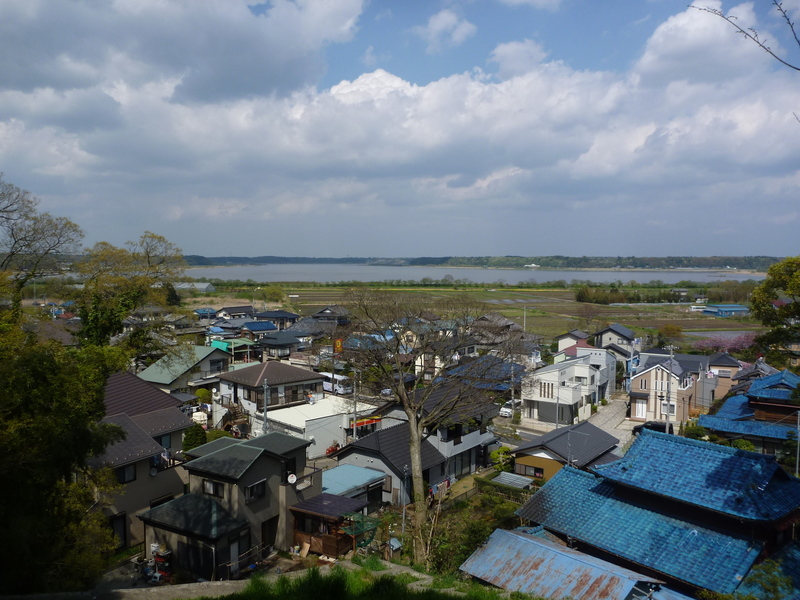 <p>臼井城本丸から印旛沼方面を撮影。<br>当時の臼井城は印旛沼に面していたが、その様子が想像できる。</p>
