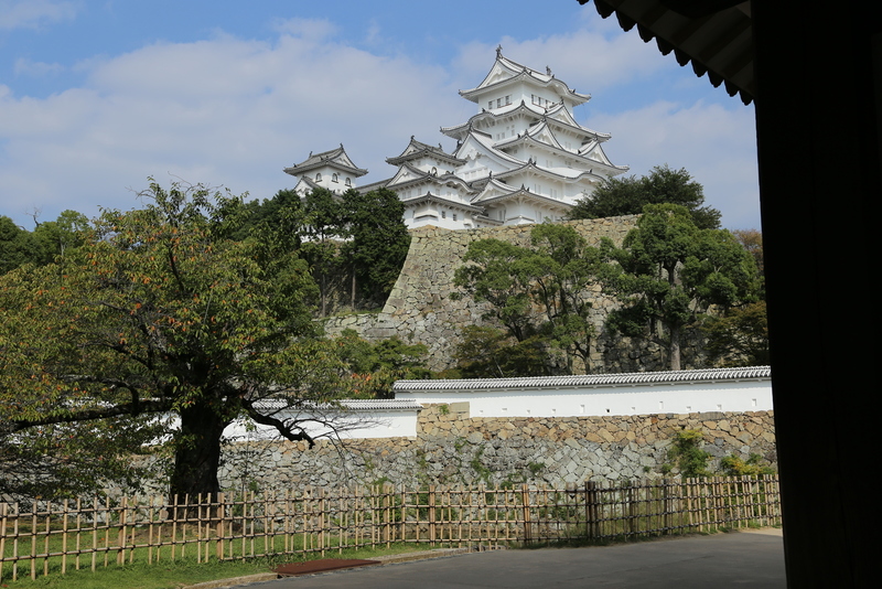 <p>姫路城の菱の門から大天守を撮影。</p>
<p>サクッと大天守まで行けそうだが、もちろん、多くの障害を越えないと天守には行けない。</p>