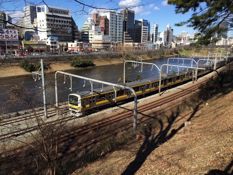市ヶ谷御門の外濠土塁上から江戸城の外濠を撮影。