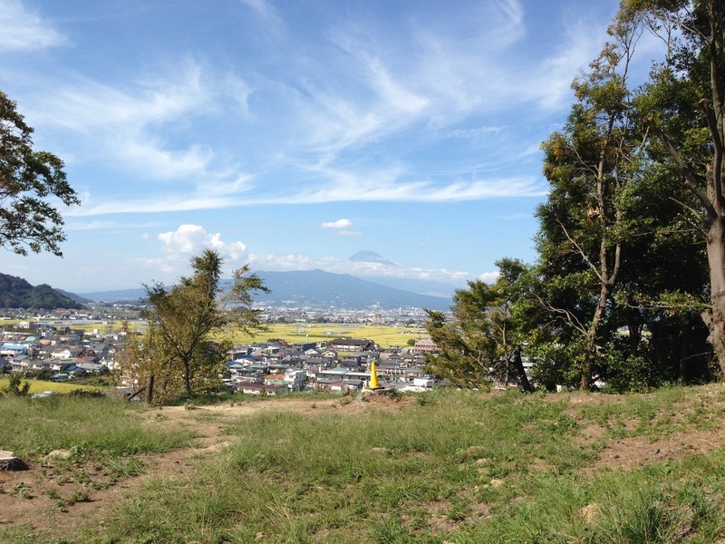 【韮山城】本丸から見た富士山