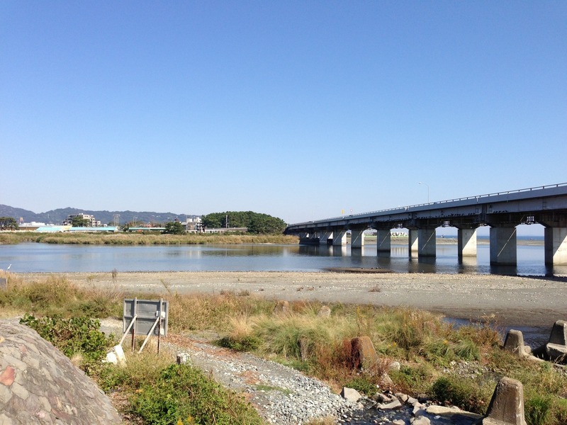 【小田原城】酒匂川。小田原城の東側を流れる。写真の右手は相模湾。